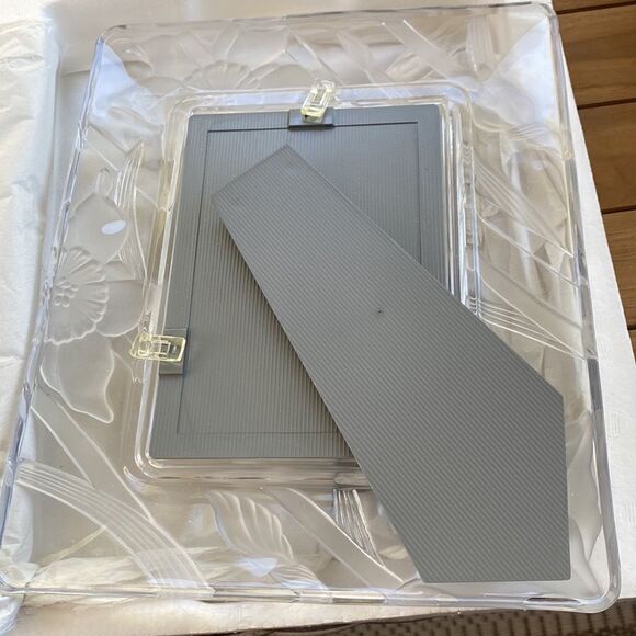 Fifth Avenue Crystal Narcissus Frame  5x7” - Picture 2 of 5